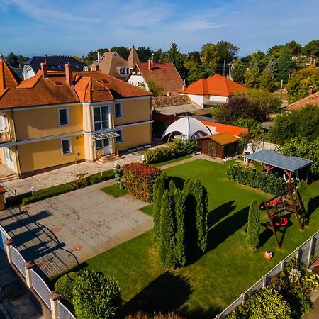 Korponyi Villa 시오포크 외부 사진